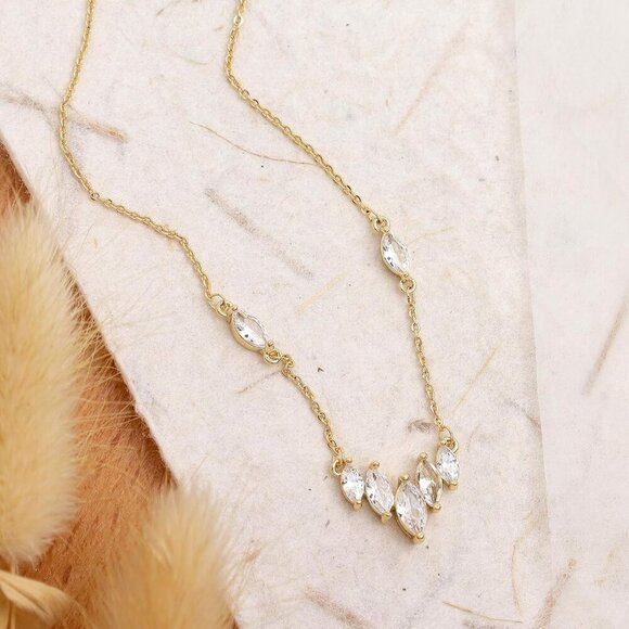 Sparkly Rhinestone Pendant Necklace for Woman, Dainty Cubic Zirconia Crystal Adj - Picture 5 of 7